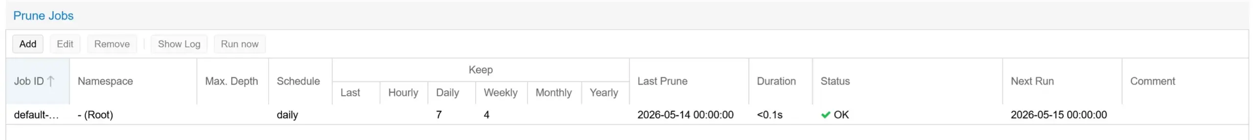 Proxmox Backup Server prune job keeping 7 daily and 4 weekly snapshots on a daily schedule