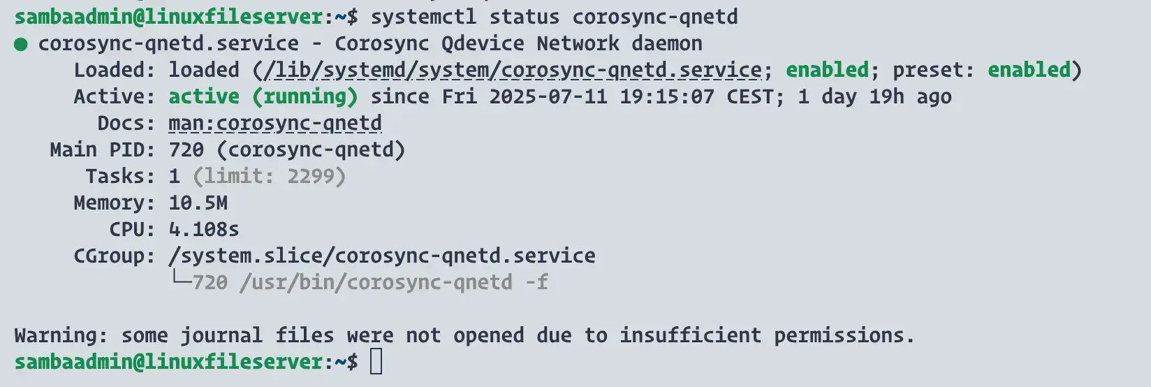 Proxmox Cluster 2 Nodes – How a QDevice Can Improve Quorum Stability 8 Terminal output on a Debian 12 VM showing that the corosync-qnetd service is active and enabled, confirming the QDevice is running.